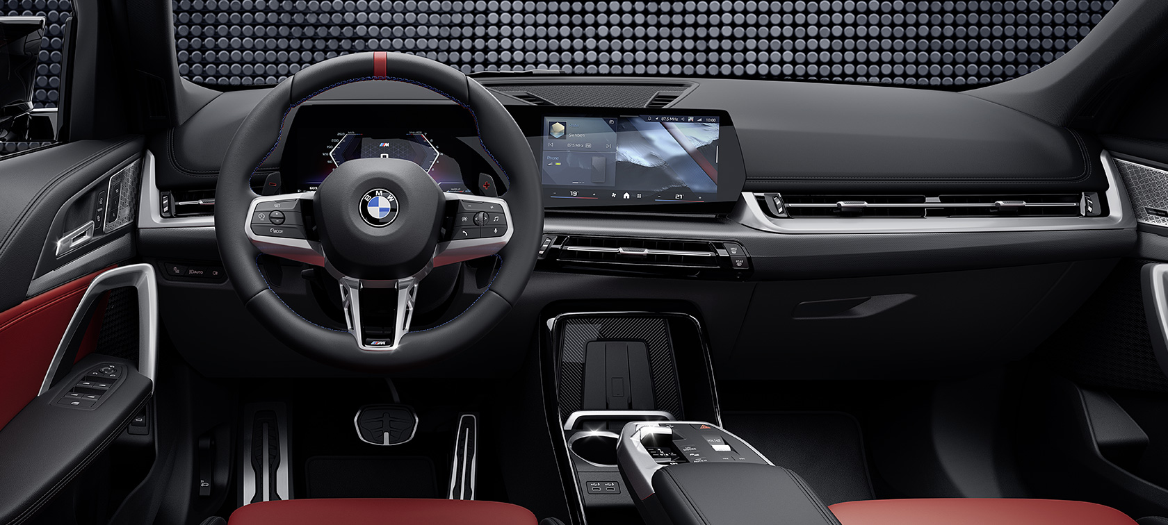 BMW X1 M35i xDrive Detail Interieur Lenkrad und Display